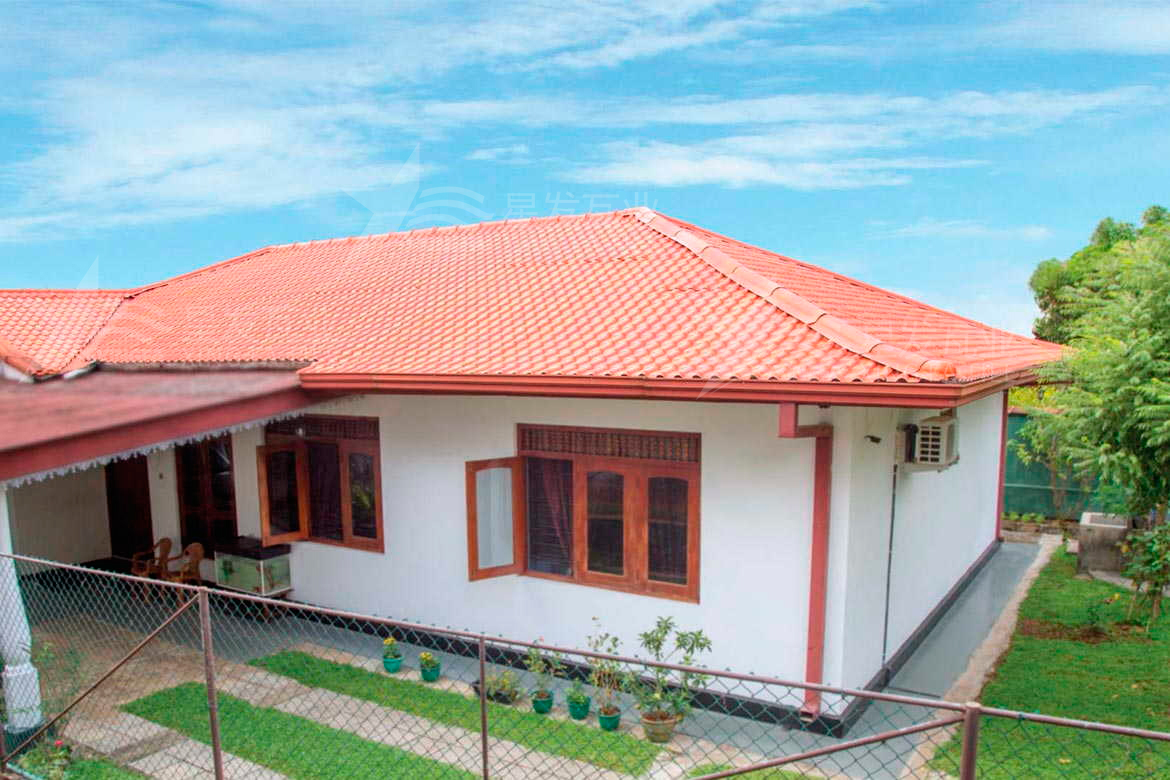 合成樹脂瓦和彩鋼瓦價格哪個更便宜，性價比誰更高一些？