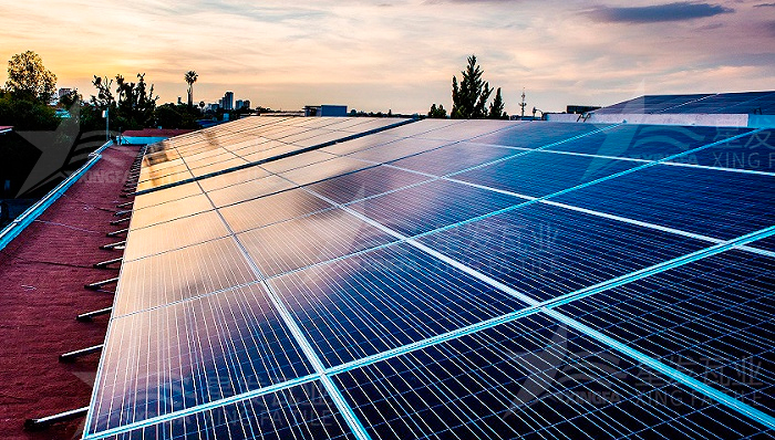 光伏屋面瓦自清潔性能強，防水功能優(yōu)異，簡直是一舉多得！