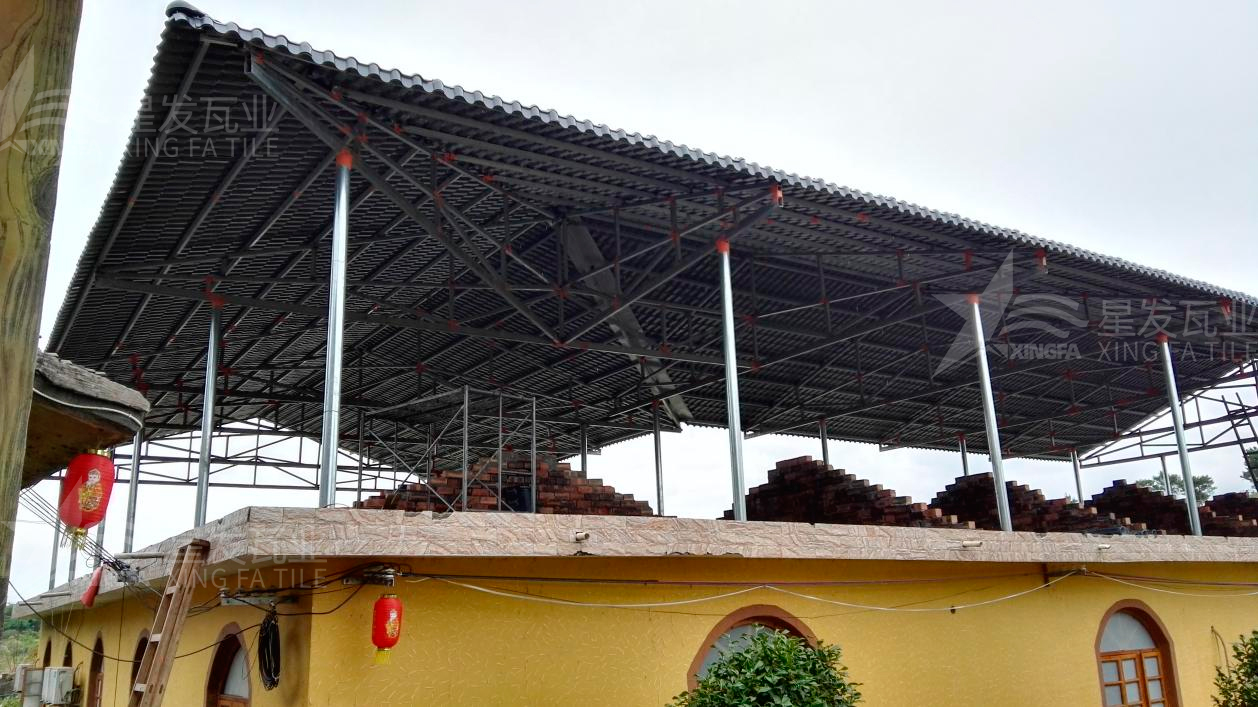 “鋼結(jié)構(gòu)+合成樹脂瓦”屋面建筑體系已被普遍應(yīng)用，促進(jìn)行業(yè)發(fā)展