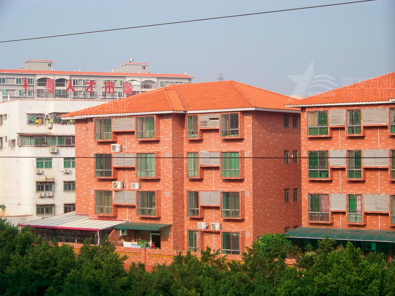 合成樹脂瓦要定期翻新維護嗎？逐漸取代彩鋼瓦，應(yīng)用越來越廣泛！