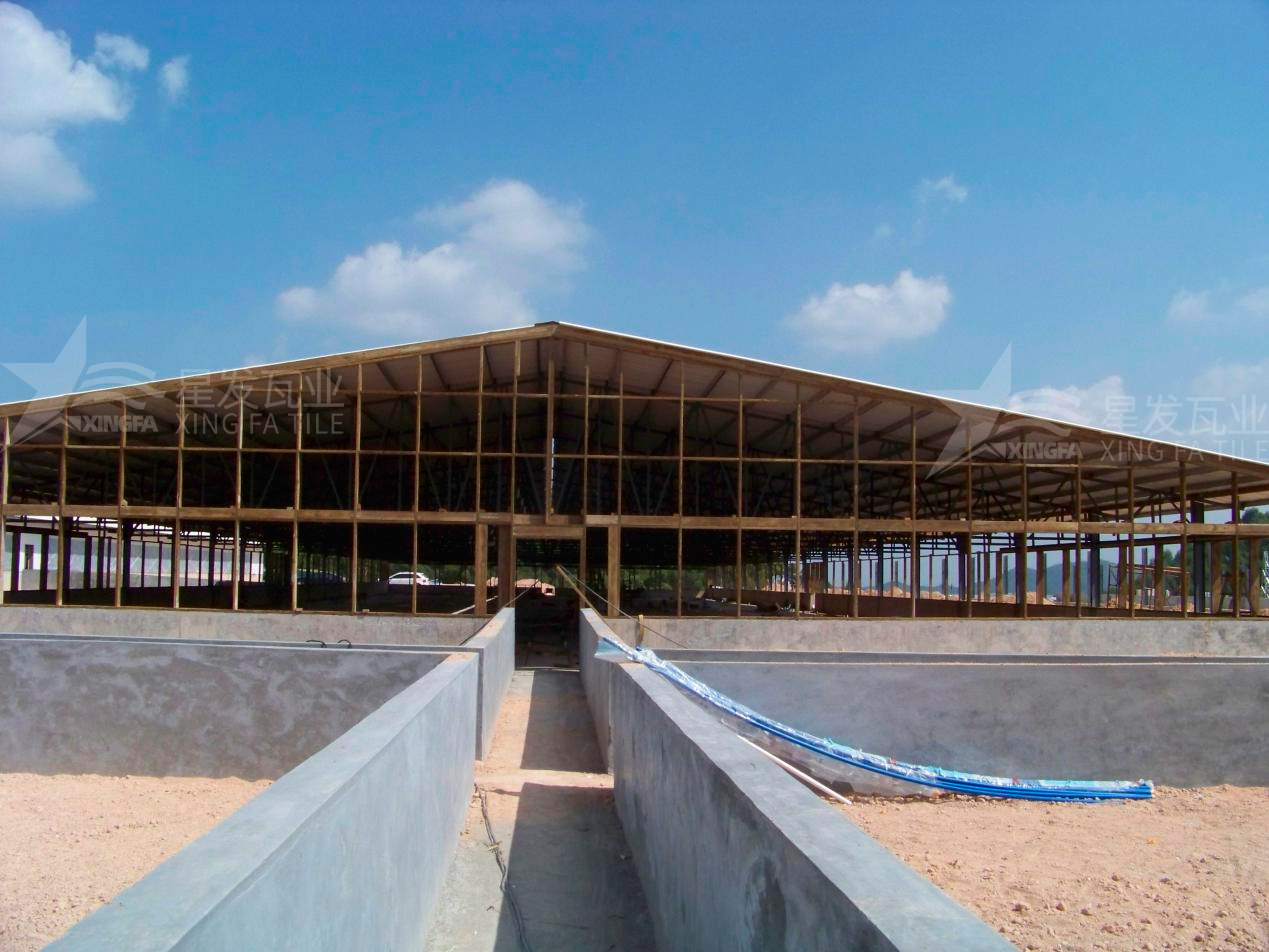 廠房屋頂用PVC中空隔熱瓦的好處？為啥廠房老板愛用PVC中空隔熱瓦