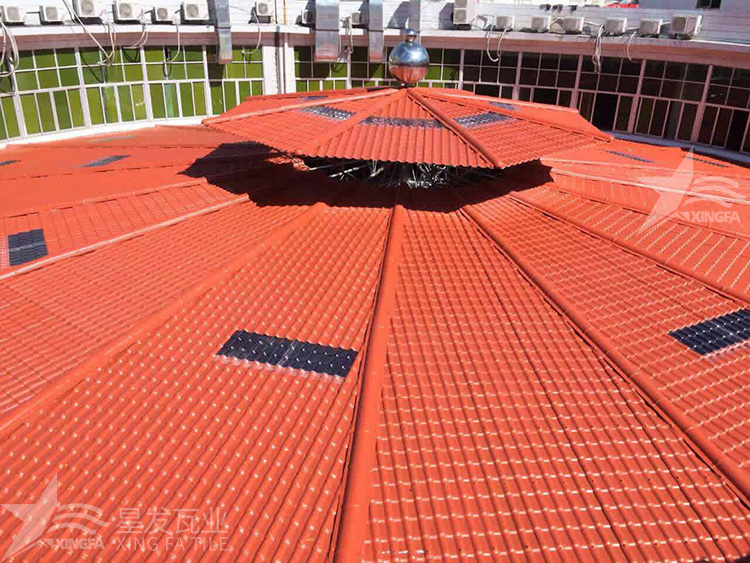 樹脂瓦的灰底和白底之間的比較：價格和質量上有何差異？