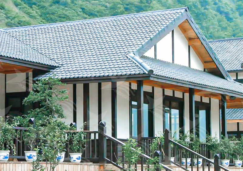 想購買材質(zhì)好的屋面瓦，到底選合成樹脂瓦好還是鋁瓦好？