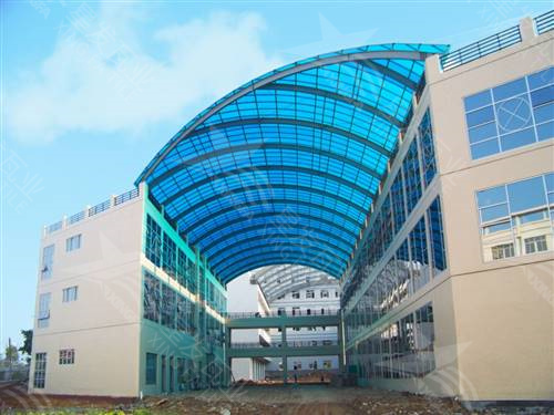 PVC防腐瓦隔熱塑料瓦 隔音降噪PVC采瓦 工程鋼結構停車場用pvc復合波浪采光瓦 PVC瓦廠生產(chǎn)制造